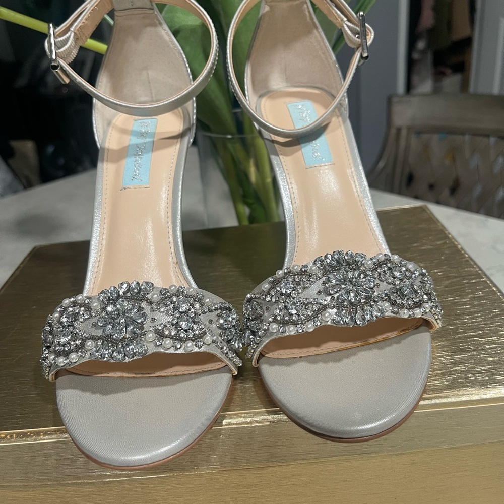 Elegant Silver Embellished Heels - Picture 7 of 14